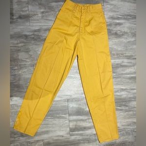 Oversized baggy yellow mom jeans